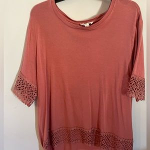 Women’s boutique short sleeve shirt